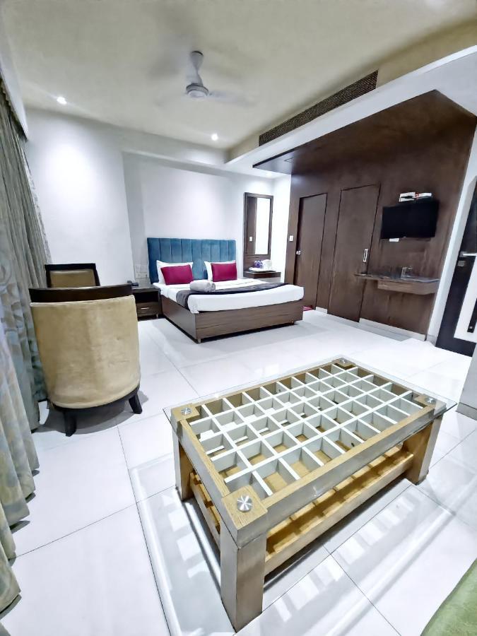 Hotel City Heart Shirdi Ngoại thất bức ảnh